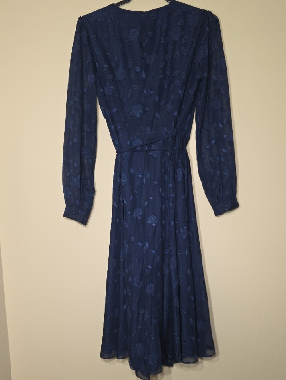 Lulus NWT Evening of Elegance Navy Floral Jacquard Wrap Dress Long Sleeve Size M - Picture 4 of 7
